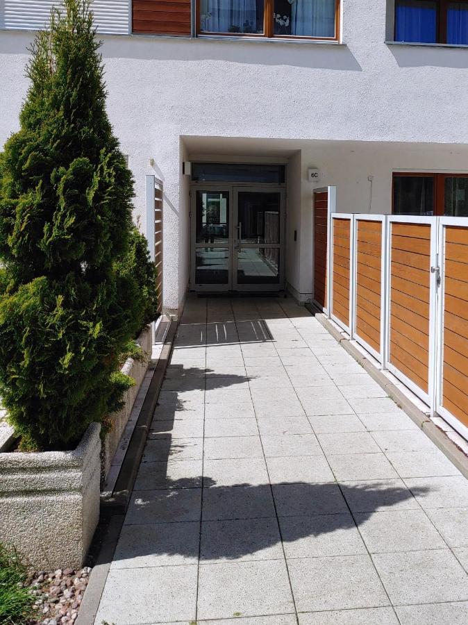 Swinoujscie Platan Patio 6 - Berry Apartments Buitenkant foto