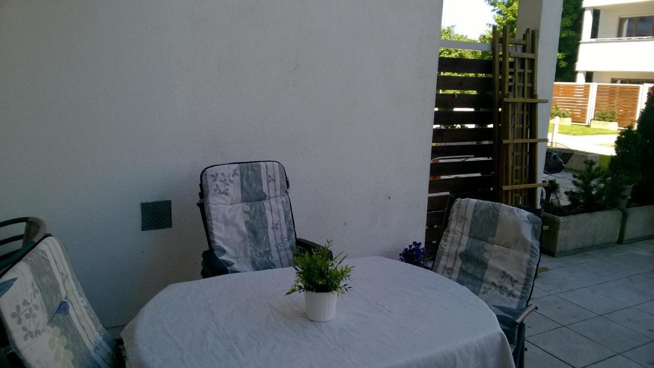 Swinoujscie Platan Patio 6 - Berry Apartments Buitenkant foto